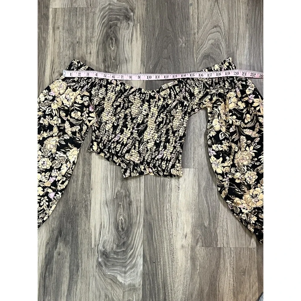 Free People East To The West Smocked Top Womens Size‎ XS Black Floral